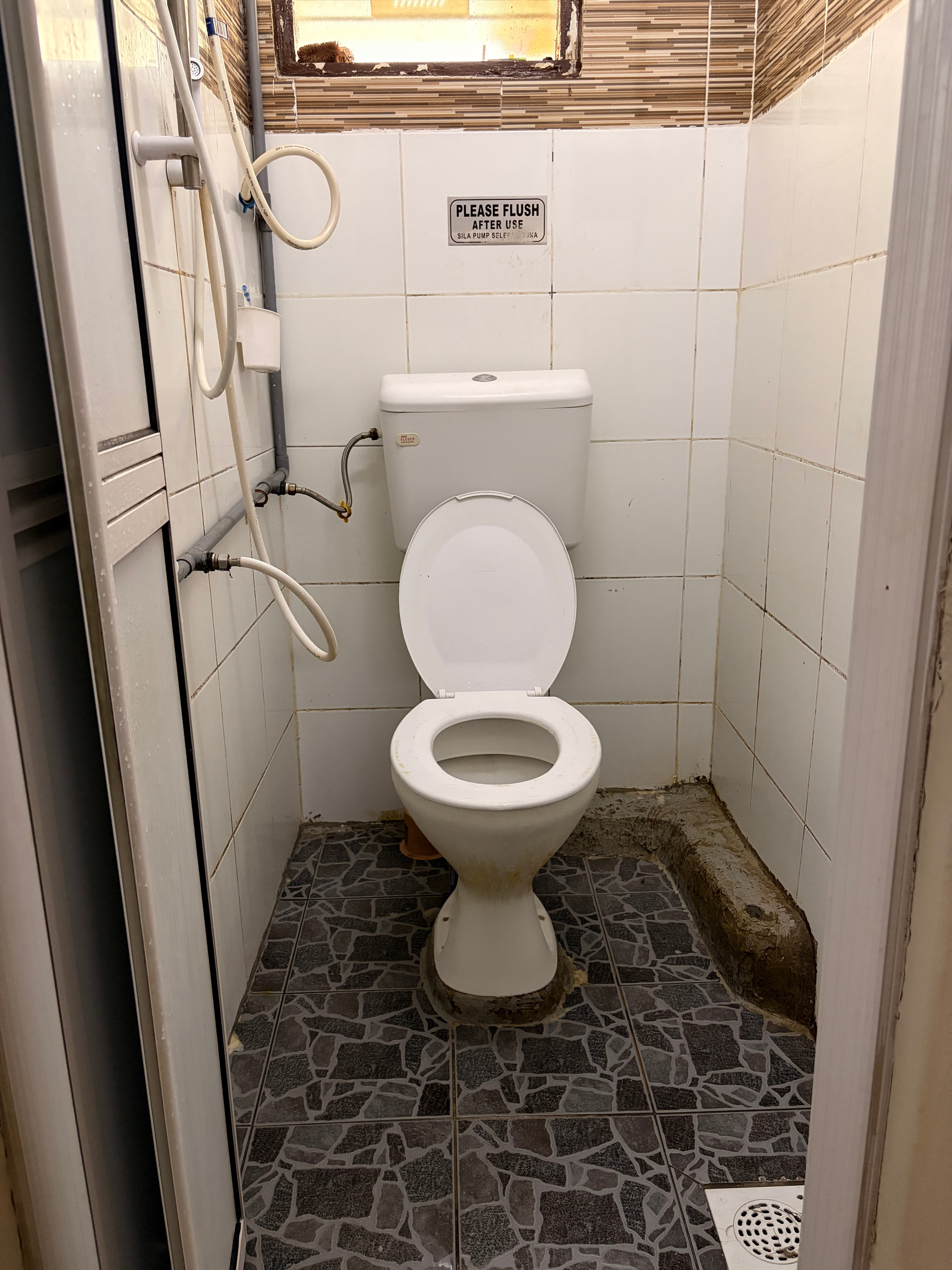 Larkin 10 - Queen bedroom (Window) view 10